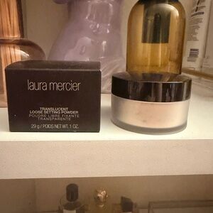 Laura Mercier Translucent Loose Setting Powder - Black Lid